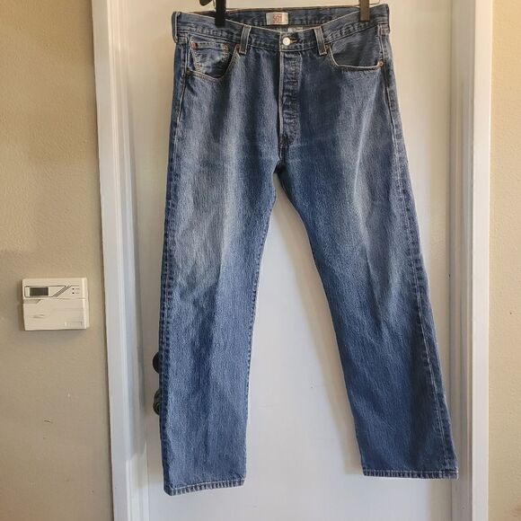 Levis 501 button fly 38×32 - Picture 2 of 9